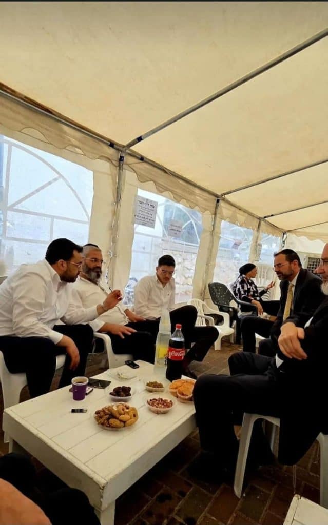 אבי