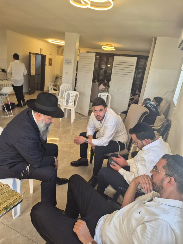 אבי