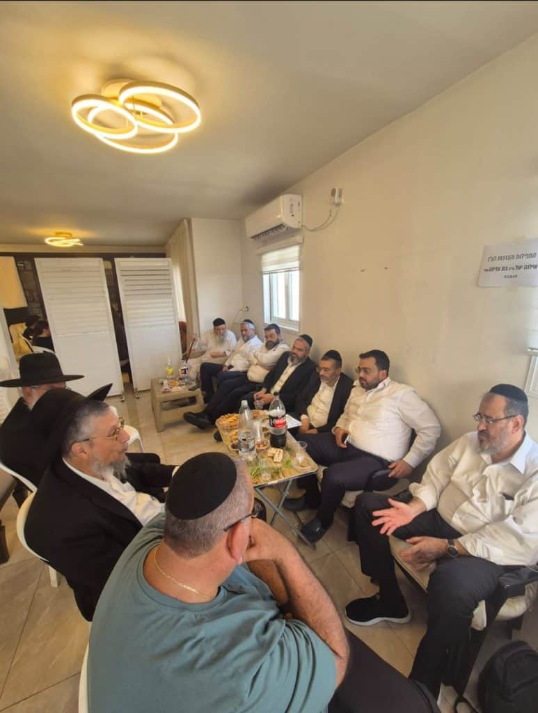 אבי