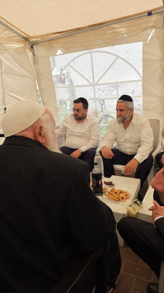 אבי