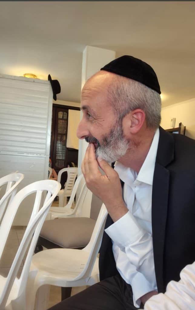 אבי